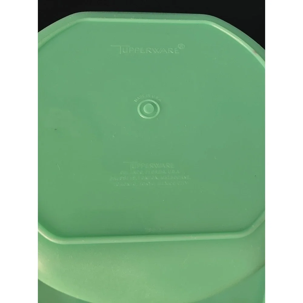 Vintage Tupperware Jadite Green Lettuce/Cheese Grater  w/ bowl‎